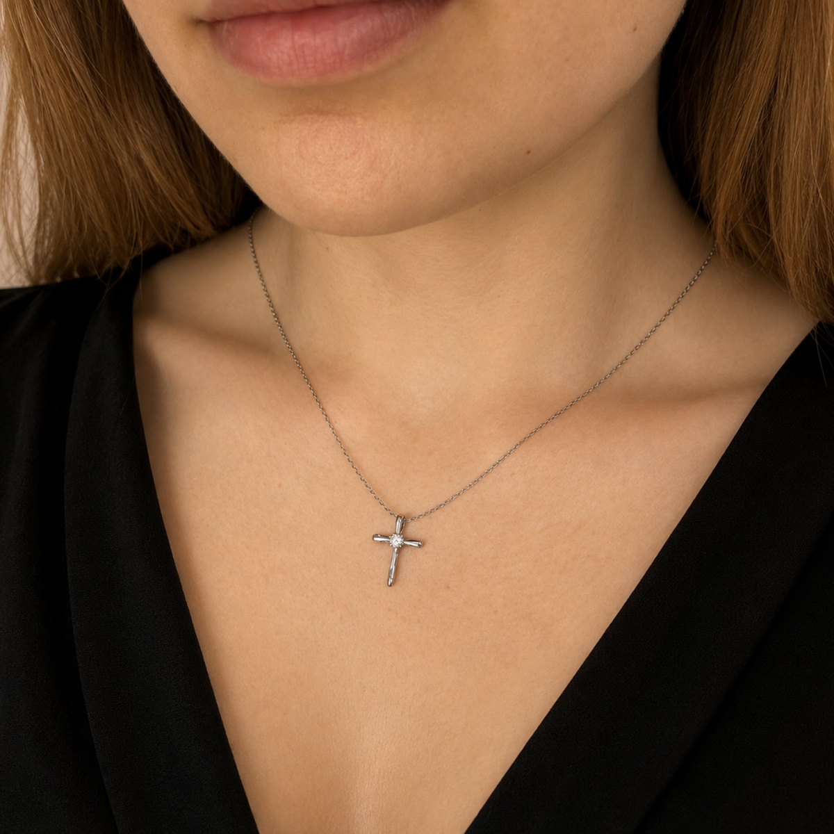 Naszyjnik Lumi Cross z Moissanitem 0.30ct S925 Damski