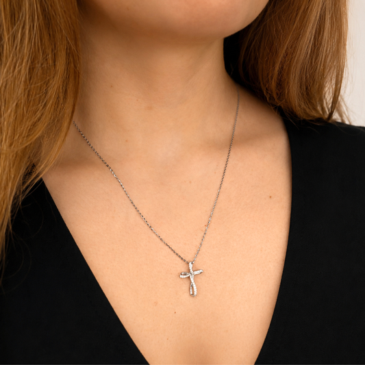 Naszyjnik Oval Cross z Moissanitem 0.192ct S925 Damski