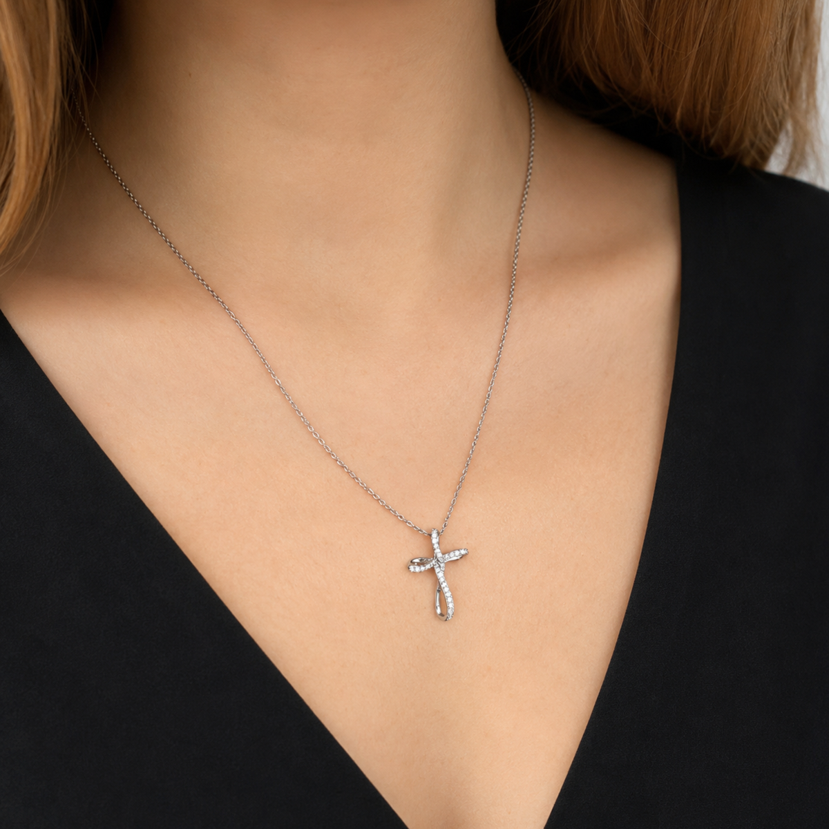 Naszyjnik Oval Cross z Moissanitem 0.192ct S925 Damski