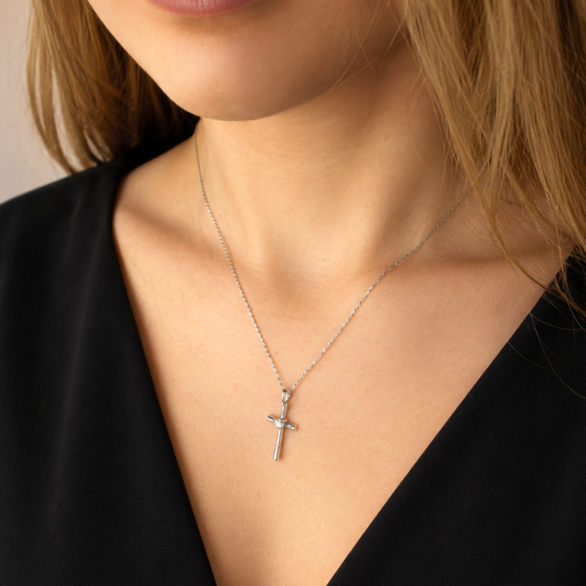 Naszyjnik Luna Cross z Moissanitem 0.30ct S925 Damski