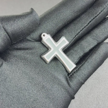 Zawieszka Black Cross Białe Złoto